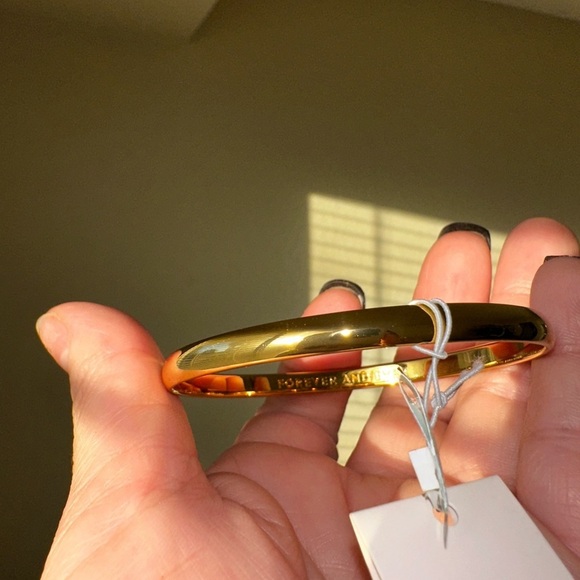 Kate Spade polished gold bangle bracelet engraved Forever and Ever - Picture 2 of 4